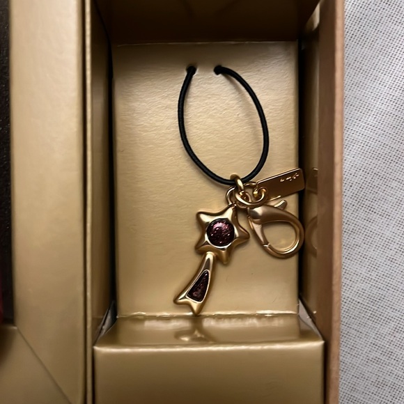 COACH Wristlet NWT - Picture 3 of 7